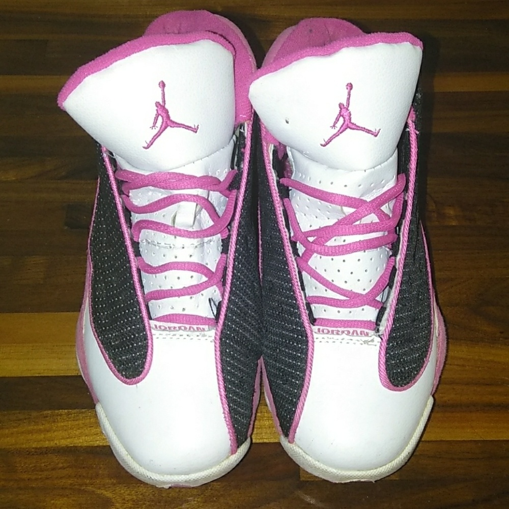 (🚨must bundle🚨)Used pair of womans jays sneakers